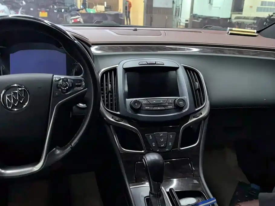 Buick LaCrosse — миниатюра 13