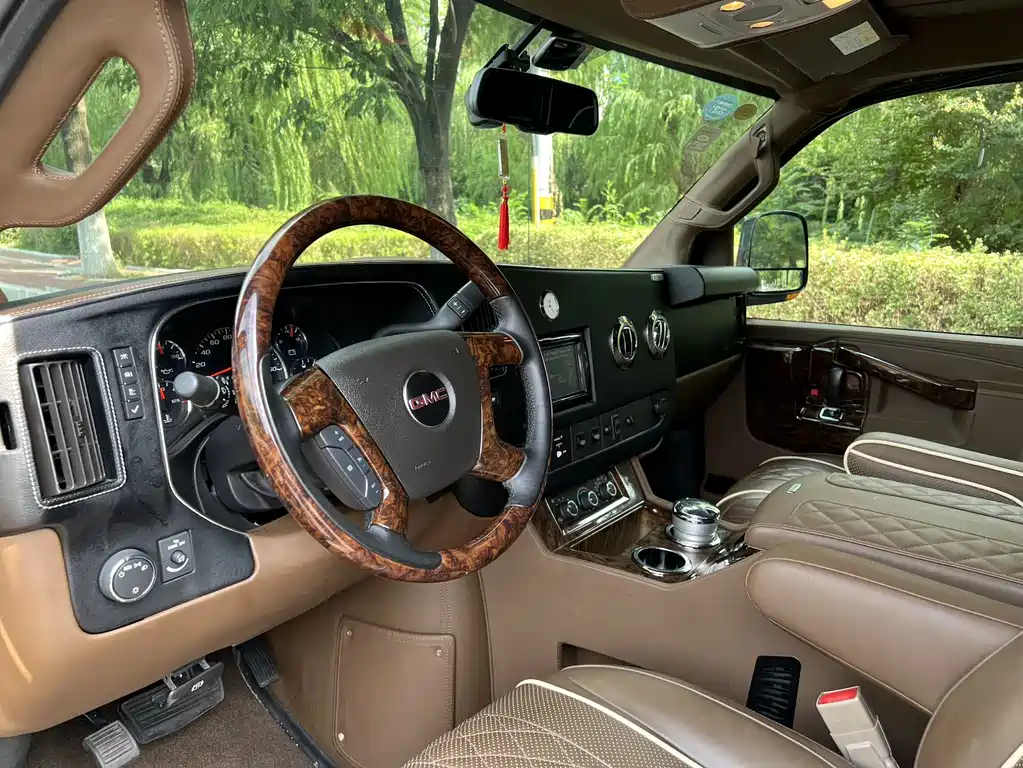 GMC Savana — миниатюра 7