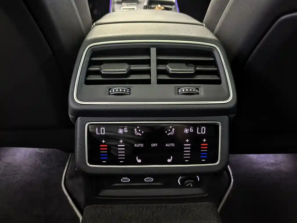 Audi A7L — миниатюра 11