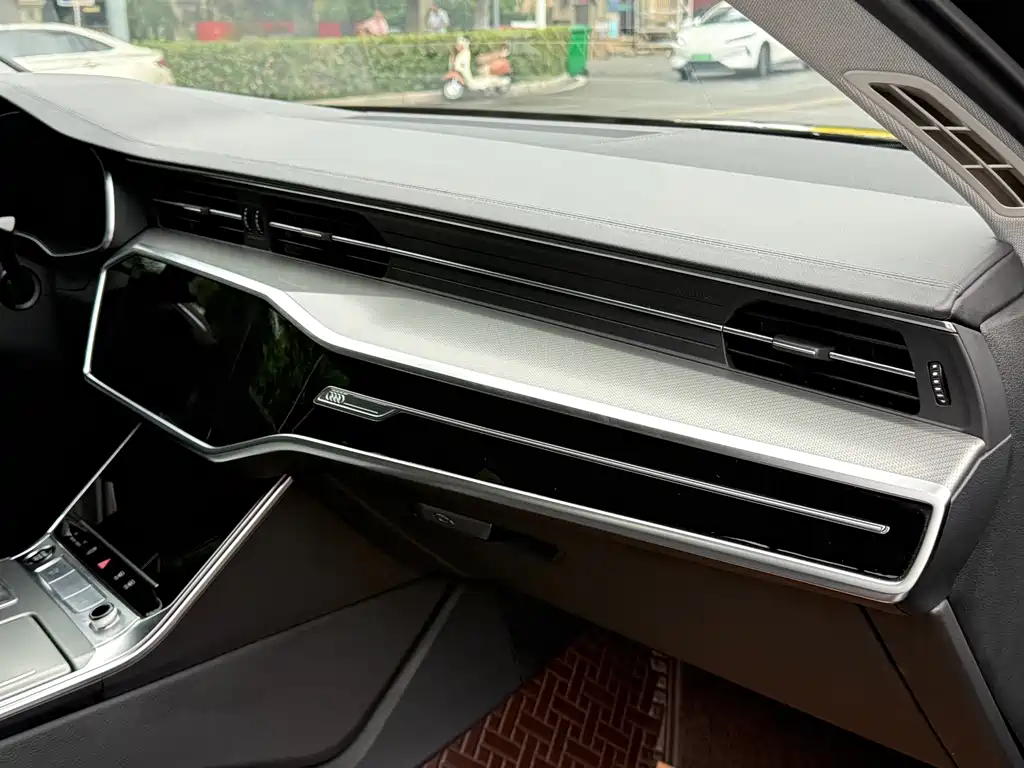 Audi A6L — миниатюра 5