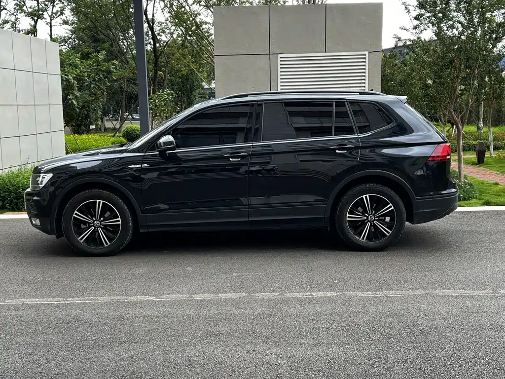 Volkswagen Tiguan L — миниатюра 4