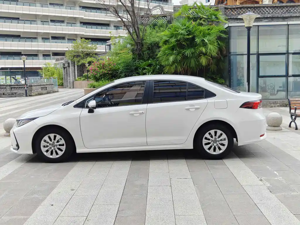 Toyota Corolla — миниатюра 3