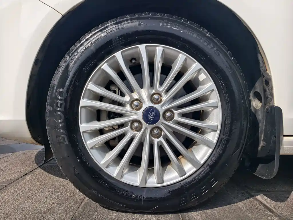 Ford Escort — миниатюра 5