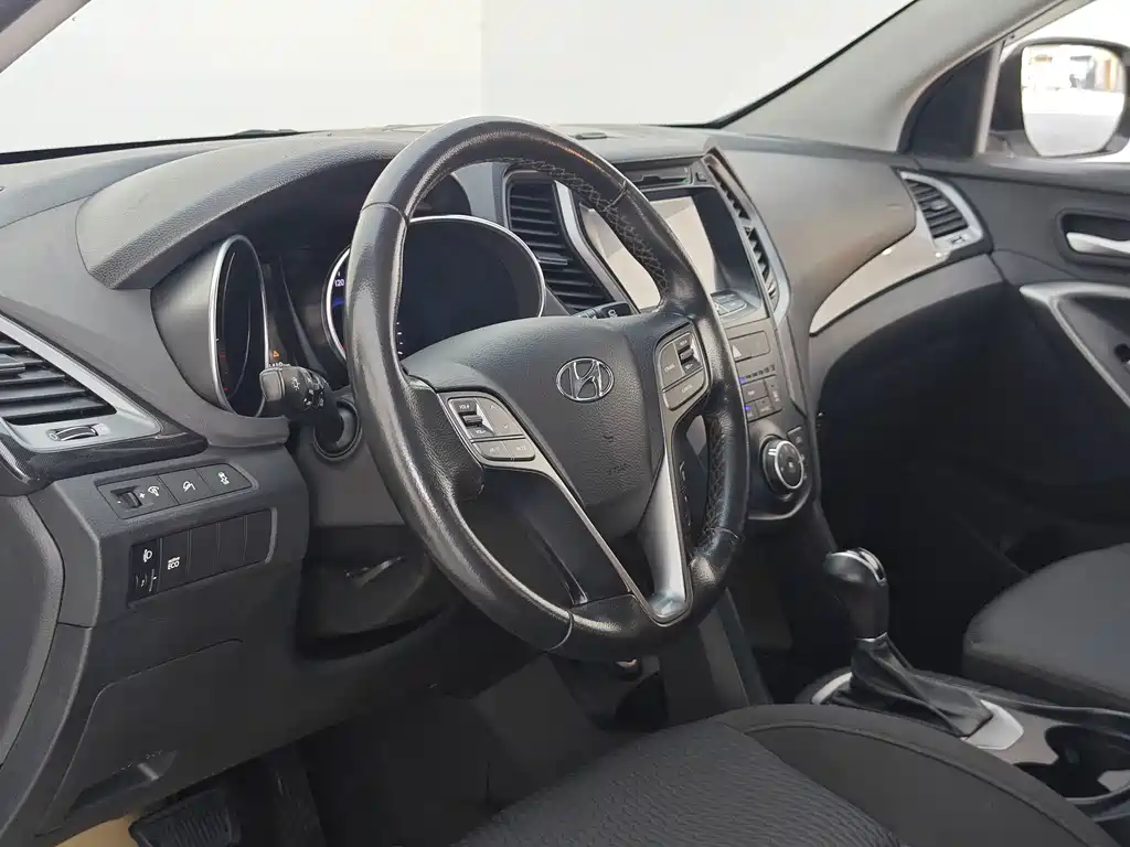 Hyundai Santa Fe — миниатюра 25