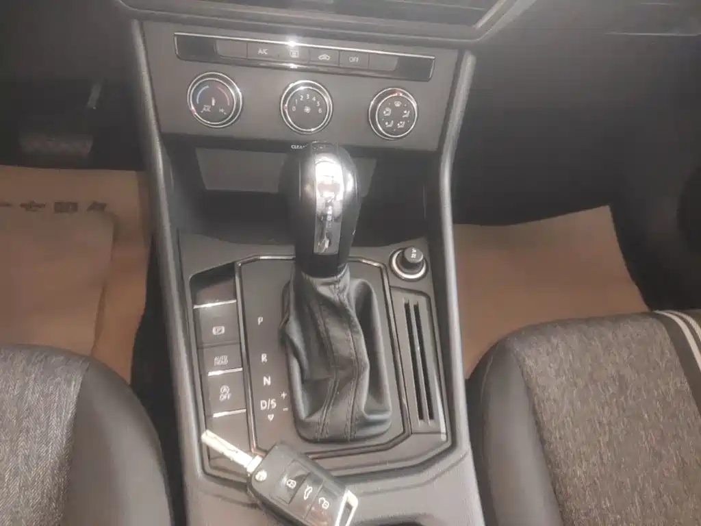 Volkswagen Lavida — миниатюра 14