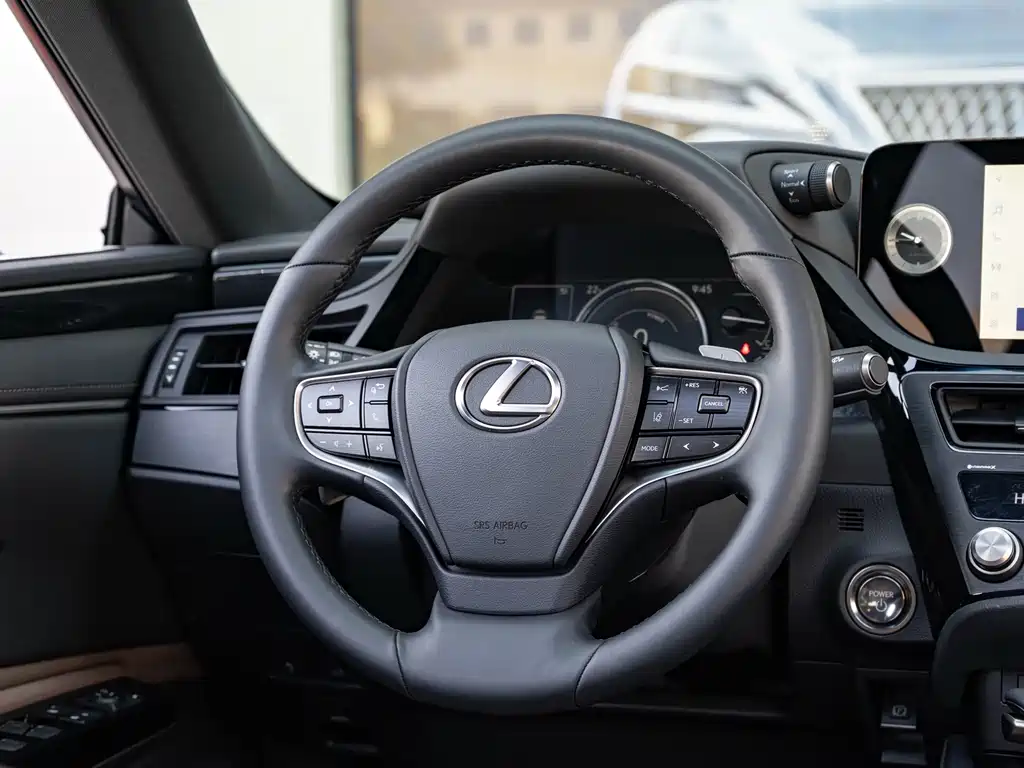 Lexus ES — миниатюра 14