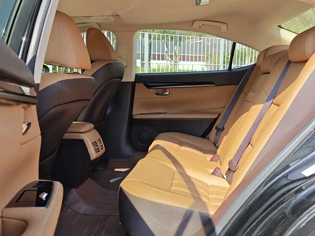 Lexus ES — миниатюра 3