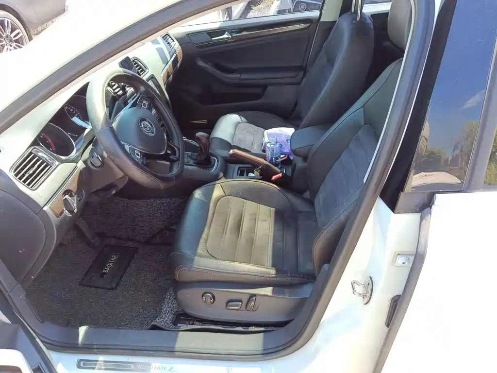 Volkswagen Sagitar — миниатюра 12