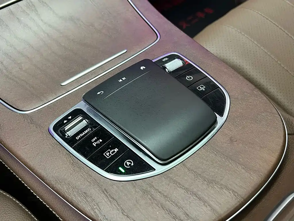 Mercedes-Benz E-Class — миниатюра 15