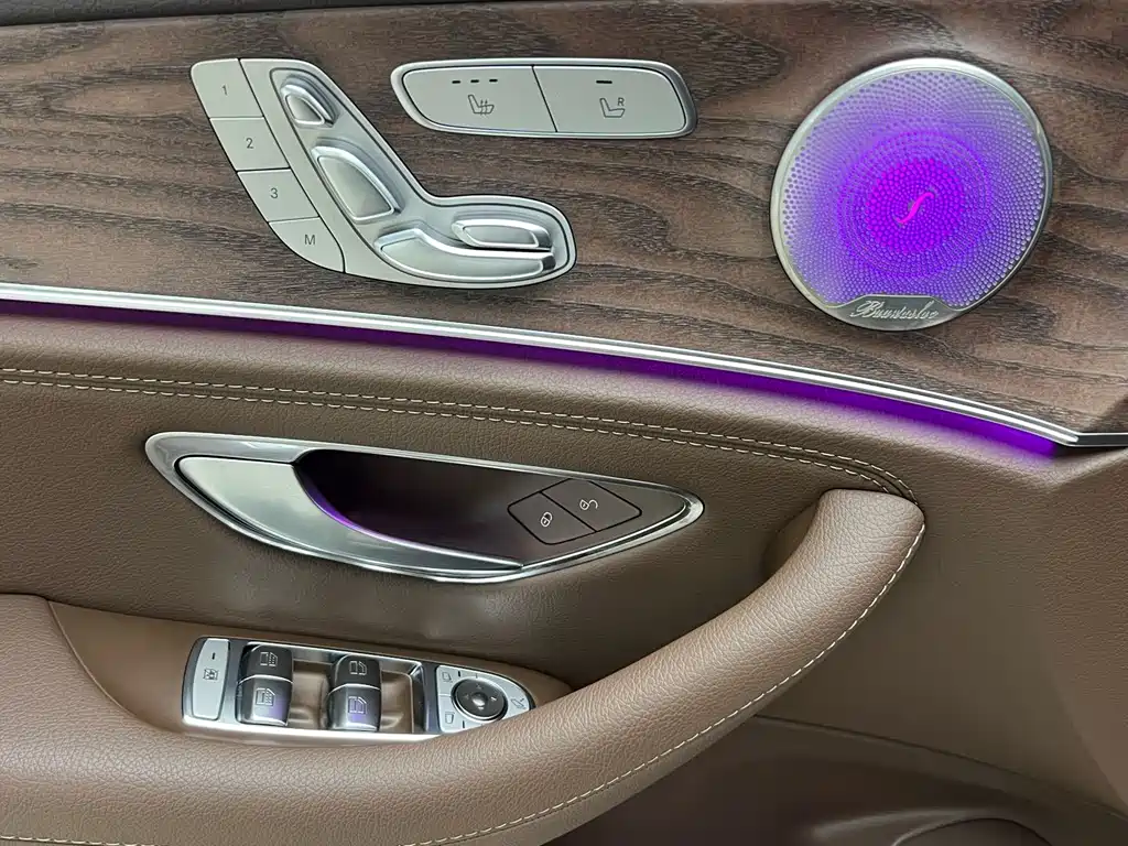 Mercedes-Benz E-Class — миниатюра 20