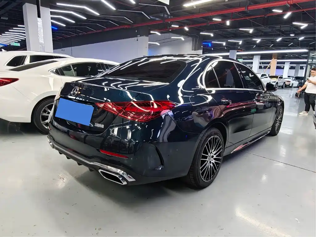 Mercedes-Benz C-Class — миниатюра 13