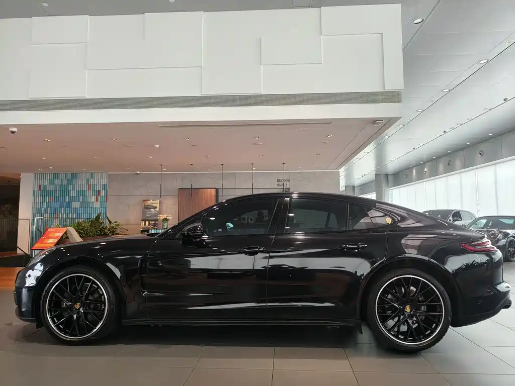 Porsche Panamera — миниатюра 2