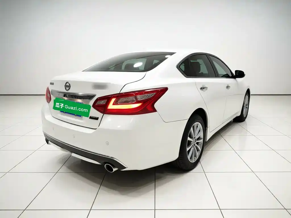 Nissan Teana — миниатюра 6