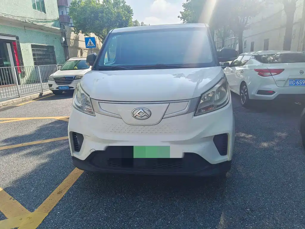 SAIC MAXUS CHASE EV30