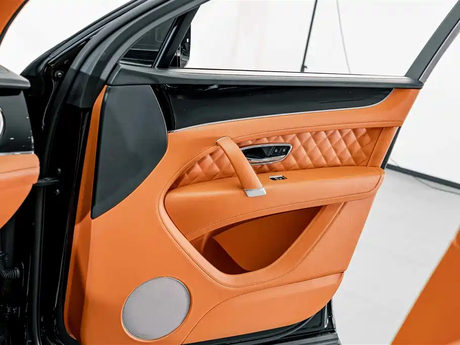 Bentley Bentayga — миниатюра 15