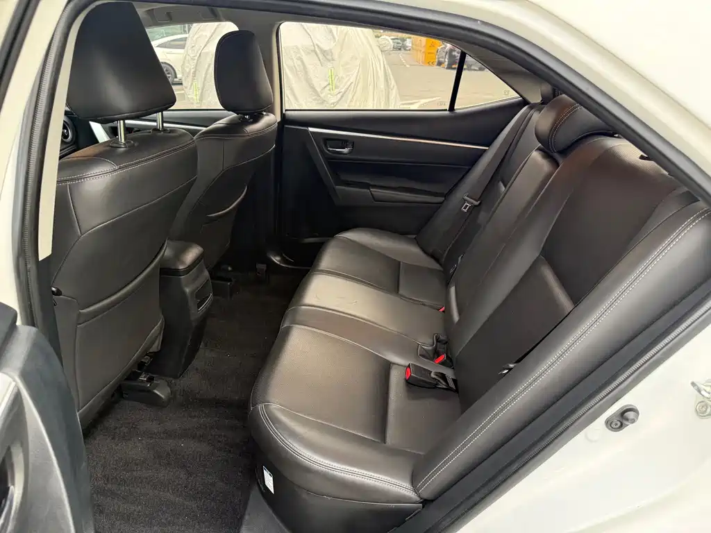 Toyota Corolla Hybrid — миниатюра 8
