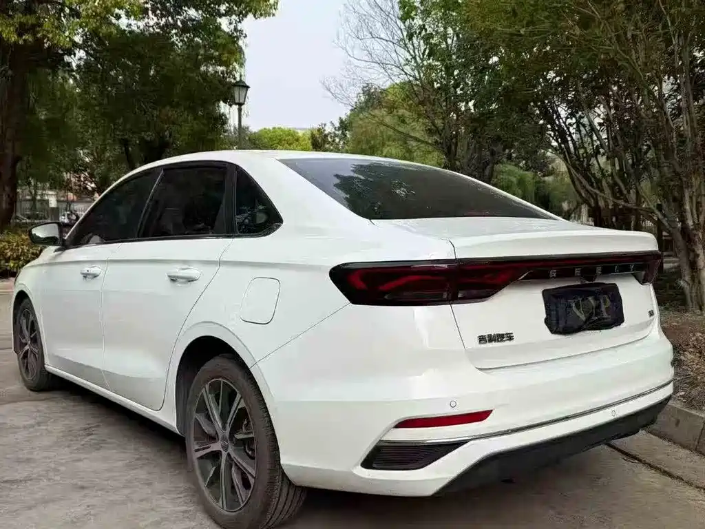 Geely Emgrand L — миниатюра 7