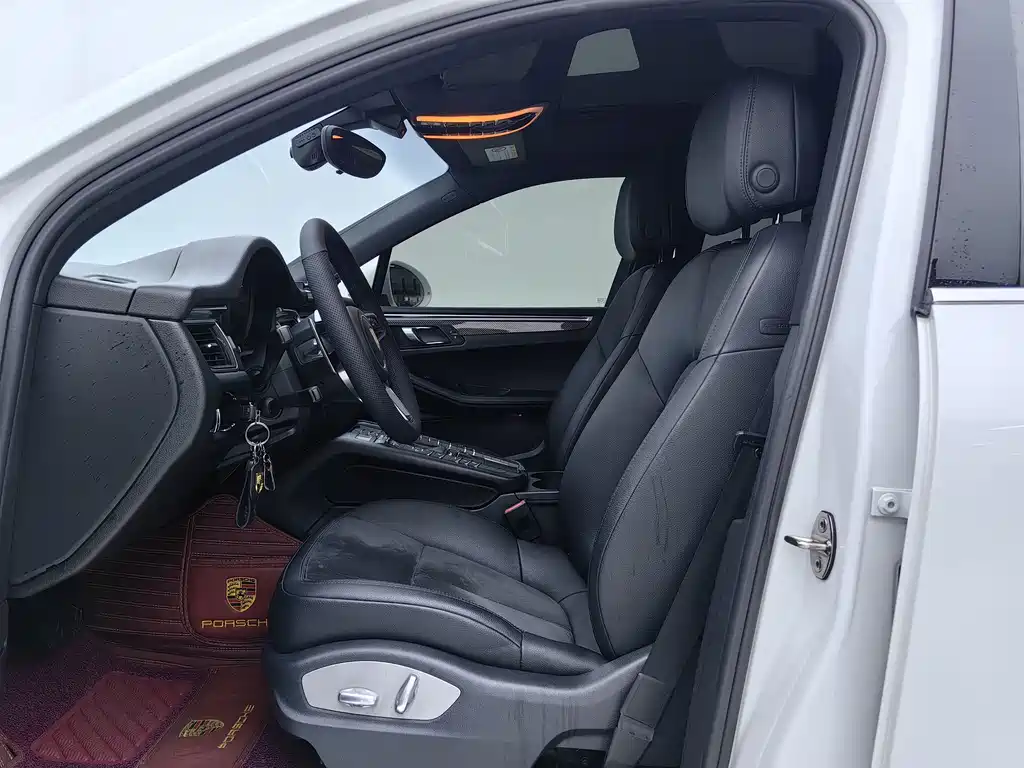 Porsche Macan — миниатюра 4