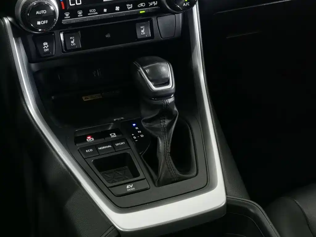 Toyota RAV4 — миниатюра 13