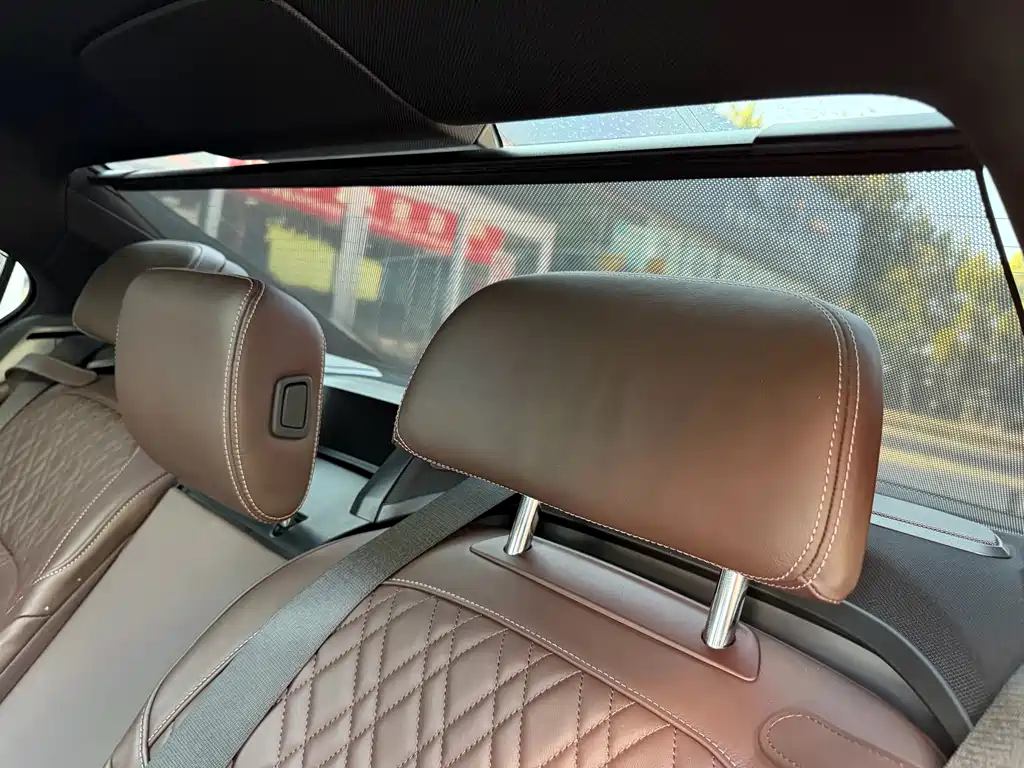 BMW 7 Series — миниатюра 35