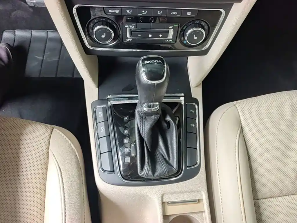 Skoda Superb — миниатюра 14