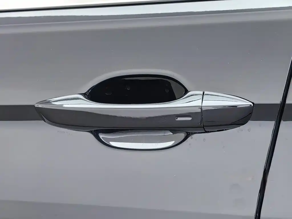 Volkswagen Tiguan L — миниатюра 18
