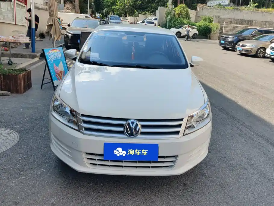 Volkswagen Santana — миниатюра 2