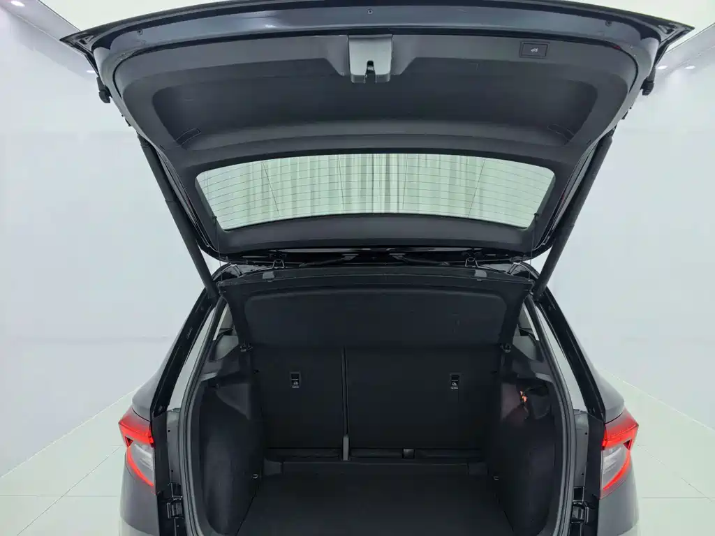 Skoda Karoq — миниатюра 20