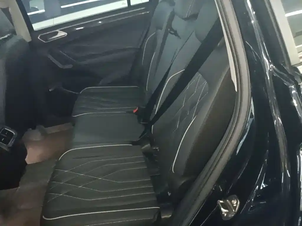 Volkswagen Tiguan L — миниатюра 17