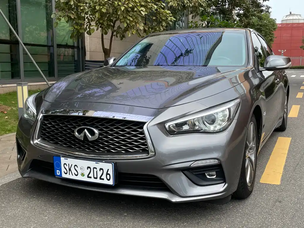 Купить Infiniti Q50L