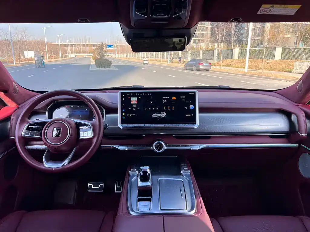 TANK TANK 700 NEW ENERGY