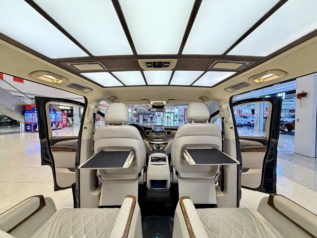 Mercedes-Benz V-Class — миниатюра 12