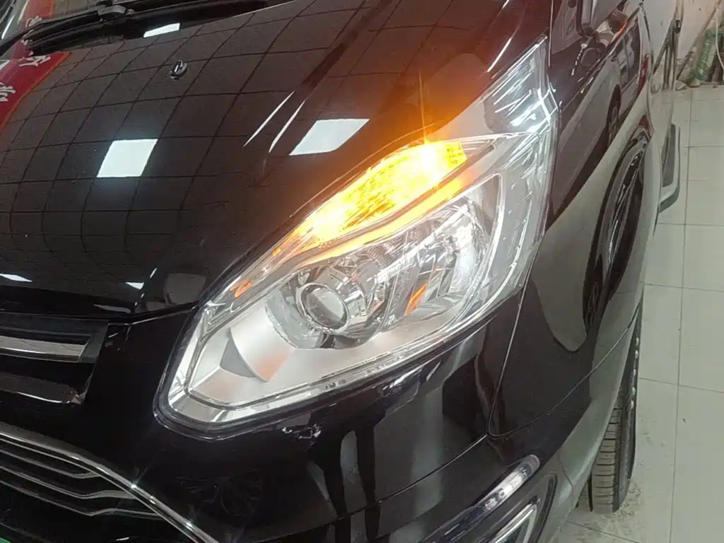 Ford Tourneo — миниатюра 24