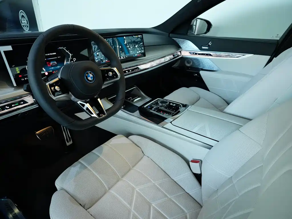 BMW I7