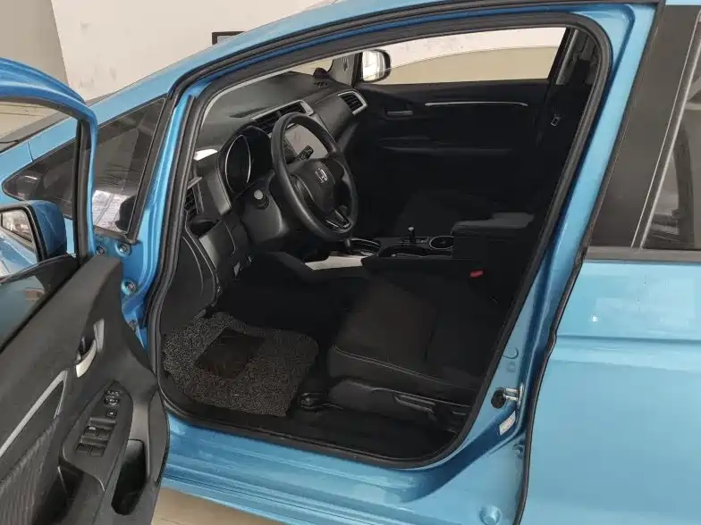 Honda Fit — миниатюра 6