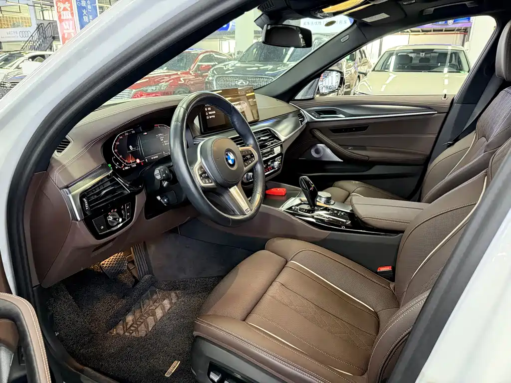 BMW 5 Series — миниатюра 5