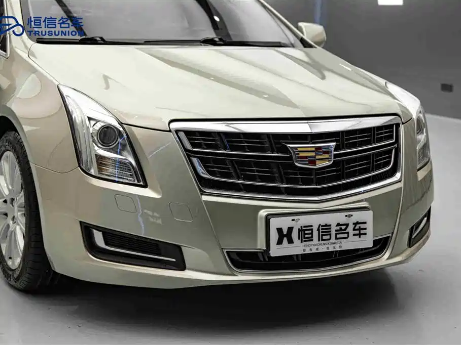 CADILLAC XTS
