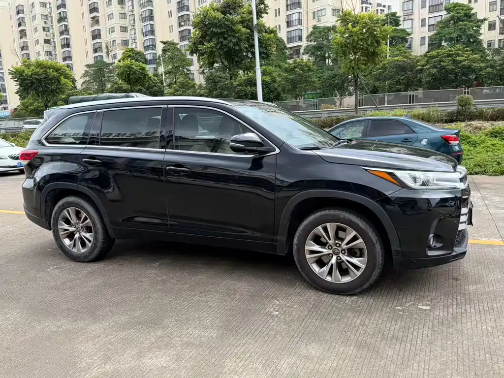 Toyota Highlander — миниатюра 5