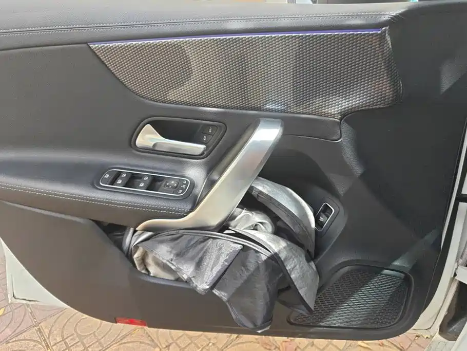 Mercedes-Benz A-Class — миниатюра 7