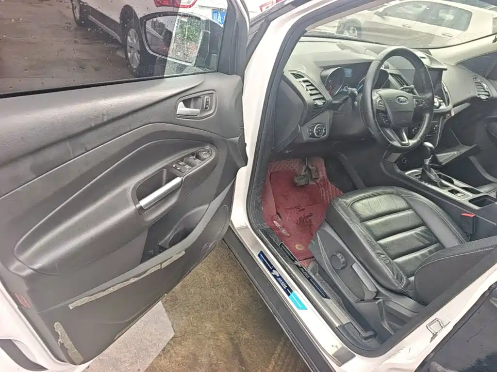 Ford Kuga — миниатюра 16