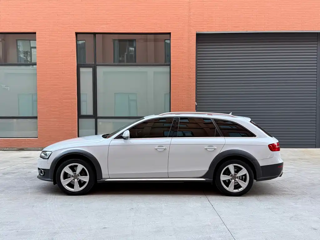 Audi A4 (Import) — миниатюра 7