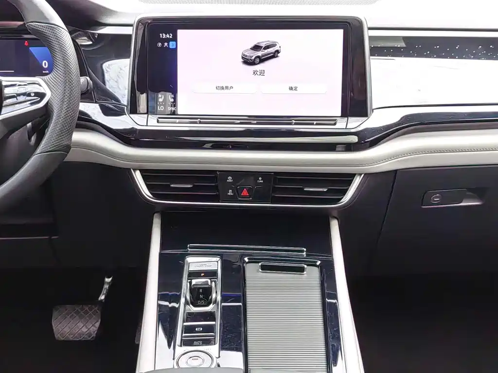 Volkswagen Teramont — миниатюра 6