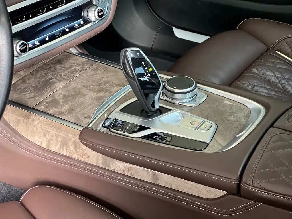BMW 7 SERIES