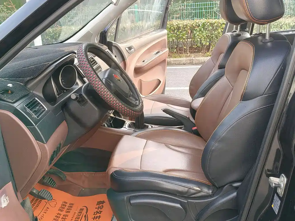 Dongfeng X5 2016 1.6L MT Premium