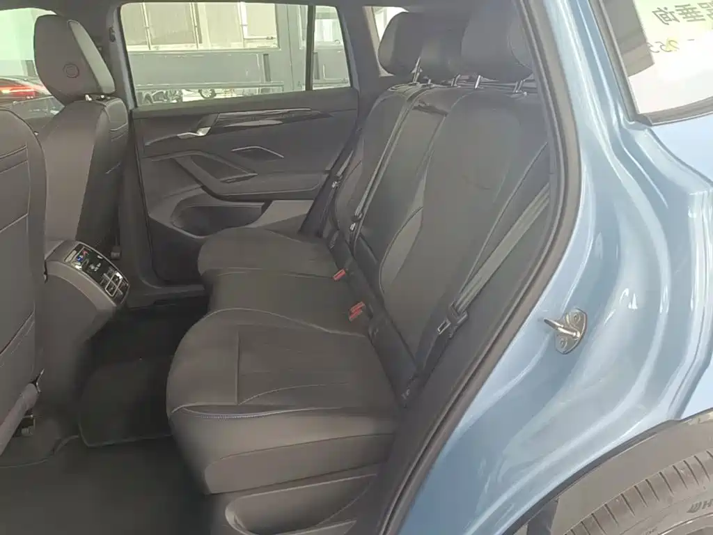 Volkswagen Tiguan L — миниатюра 17