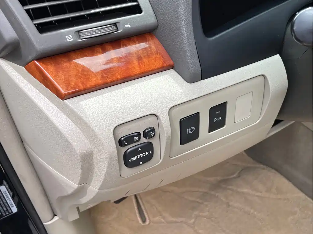 Toyota Camry — миниатюра 12