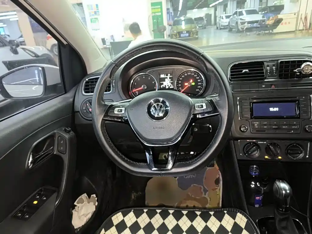 Volkswagen Polo — миниатюра 11