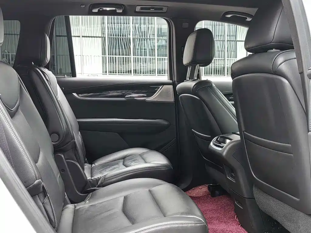 Cadillac XT6 — миниатюра 12