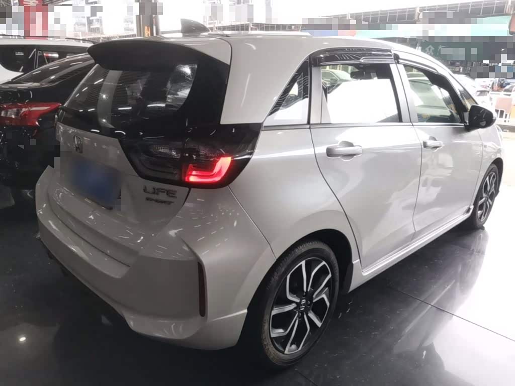 Honda Life 1.5 л 2022 г. Белый, пробег 25800 км