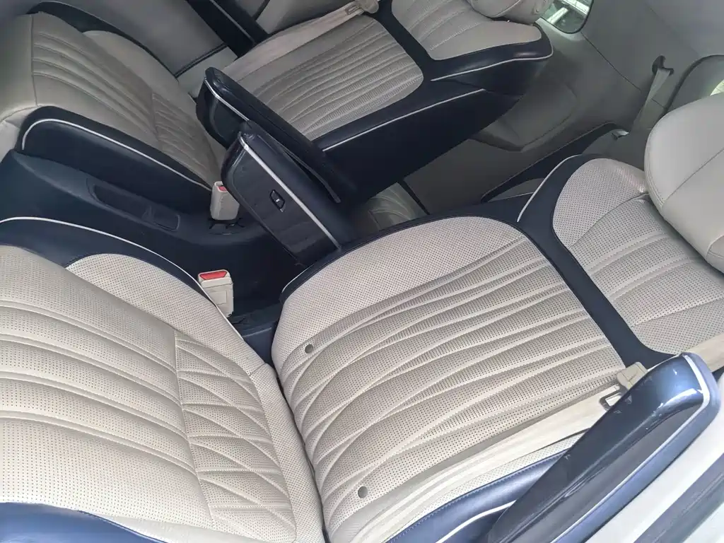 Roewe iMAX8 — миниатюра 5